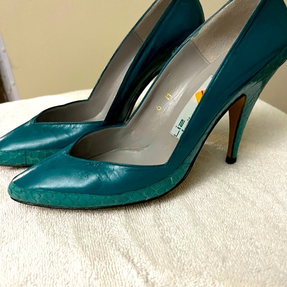 Vintage Leather & Snake skin heels. Offers are welcome! - Picture 2 of 4